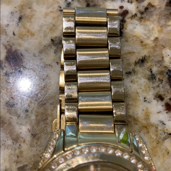 Michael Kors gold watch - Picture 4 of 8